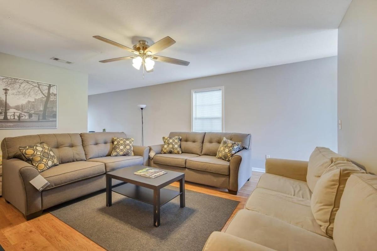 Charming Gray Home- 5 Mins From Gsu! Statesboro Eksteriør billede