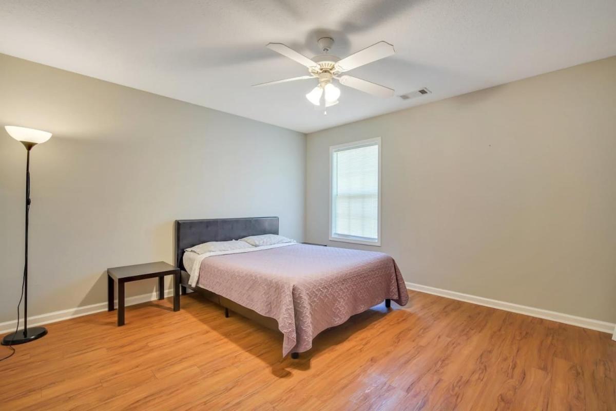 Charming Gray Home- 5 Mins From Gsu! Statesboro Eksteriør billede
