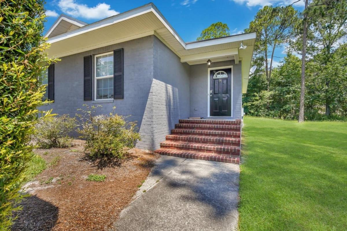 Charming Gray Home- 5 Mins From Gsu! Statesboro Eksteriør billede